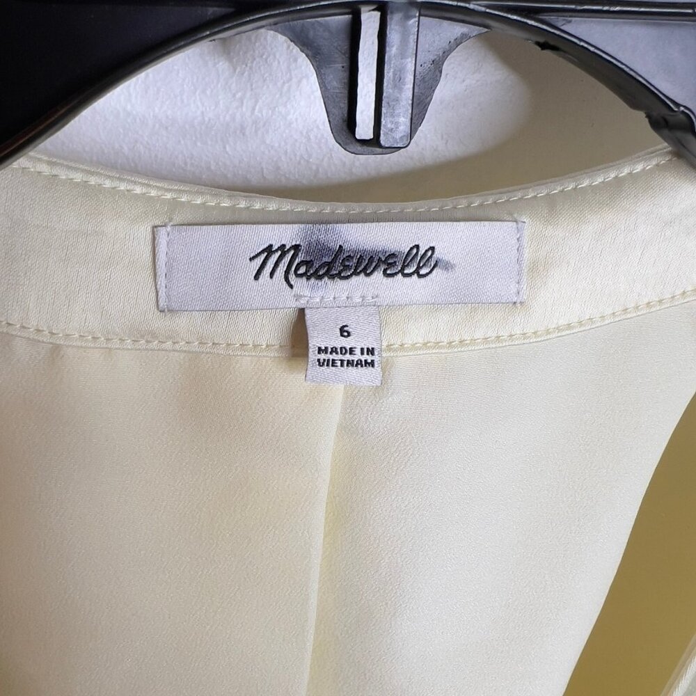 Madewell $92 Button Front Vest Top Cake Batter Size 6 NQ533 - Picture 4 of 6